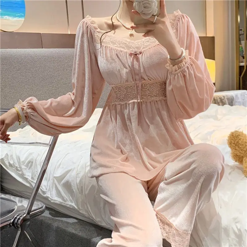 С възглавница за гърди Канарска пижама Женска есен Зима Секси дантела Пачуърк Palace Princess Style Home Dress Set може да се носи навън 2