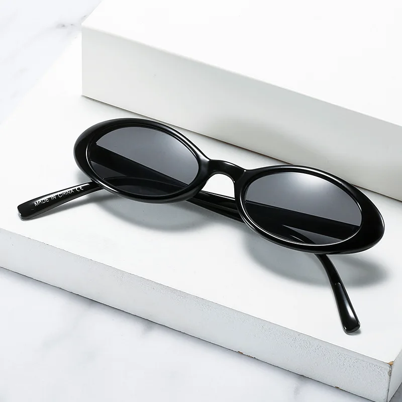 Секси жени Слънчеви очила с малка рамка 2023 Нова мода Леопард Браун Дамски слънчеви очила Реколта овални черни нюанси UV400 очила 2