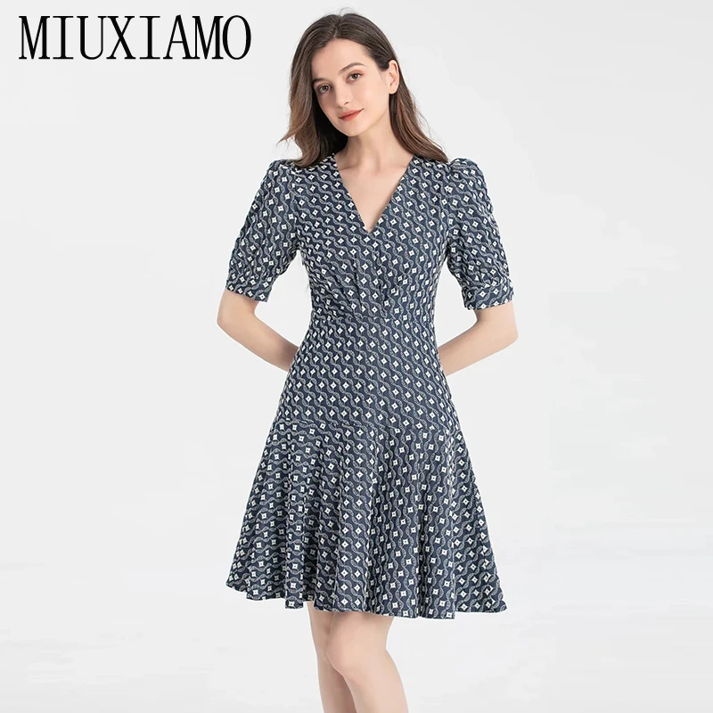 MIUXIMAO 2022 Висококачествена пролетно-лятна елегантна рокля с къс ръкав V-образно деколте бродерия мода случайни мини рокля жени Vestides 3