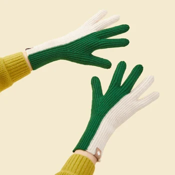 Дамски плетени ръкавици 2023 зимни топли ръкавици с пръсти Модни контрастни цветни стреч SMS ръкавици